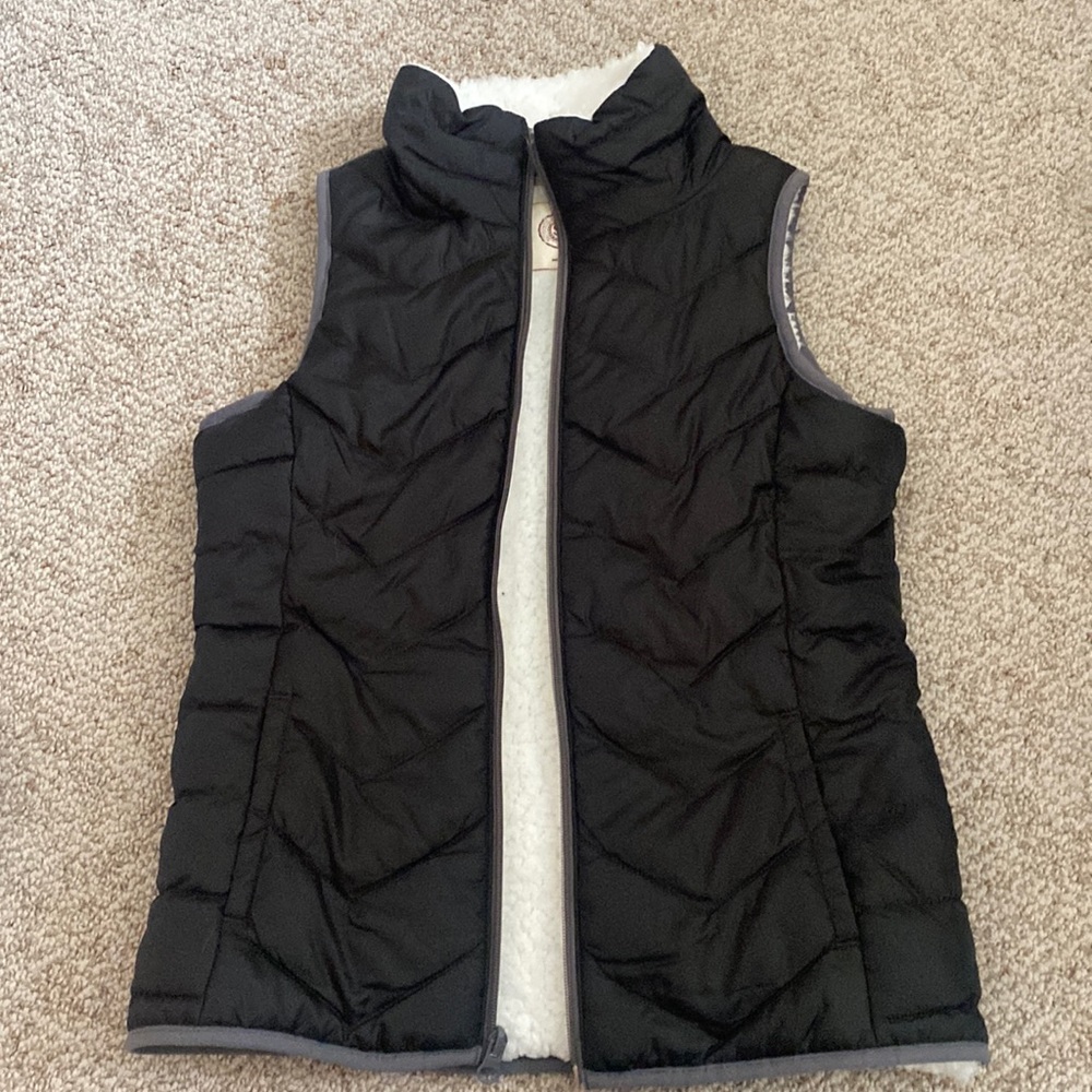 Black puffer vest